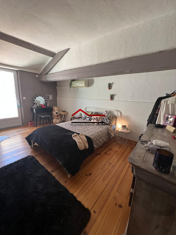 Maison - 256 m² - 4 pièces