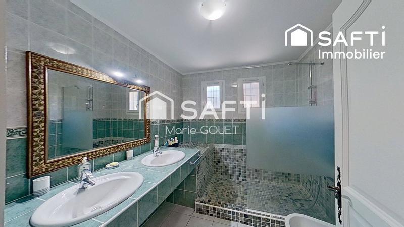 Maison - 205 m² - 8 pièces