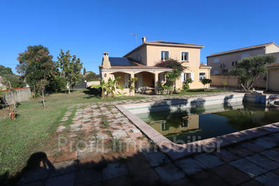 Maison - 208 m² - 7 pièces