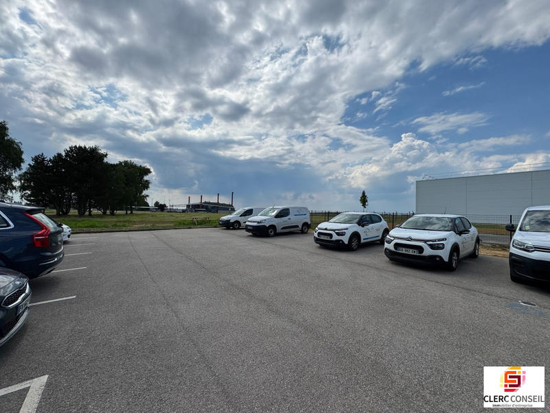 Local d'activités - 357 m²