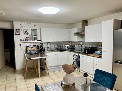 Appartement - 99 m² - 4 pièces