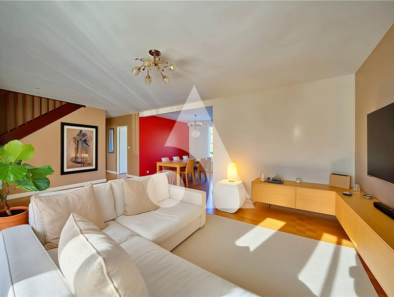 Maison - 137 m² - 6 pièces