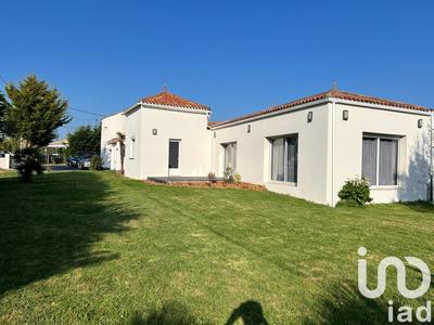 Maison - 236 m² - 9 pièces