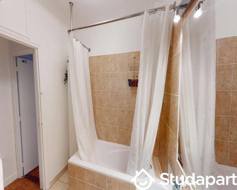 Chambre - 70 m² - 1 pièce