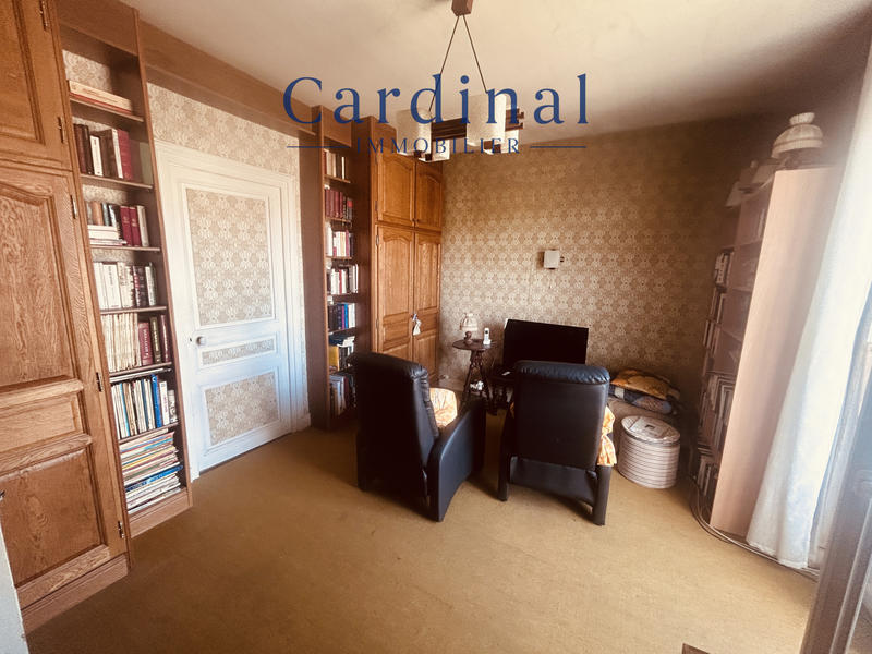 Maison - 230 m² - 10 pièces