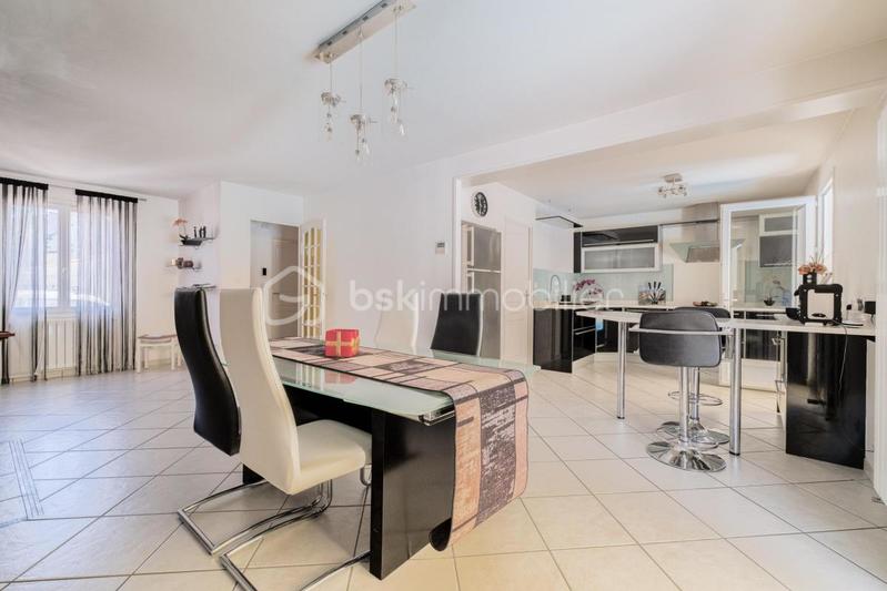 Maison - 110 m² - 4 pièces