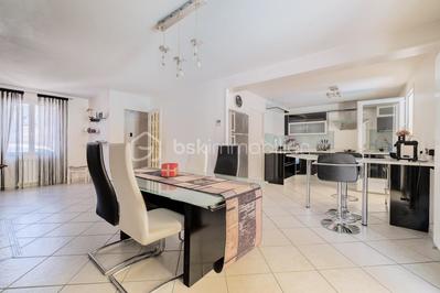 Maison - 110 m² - 4 pièces