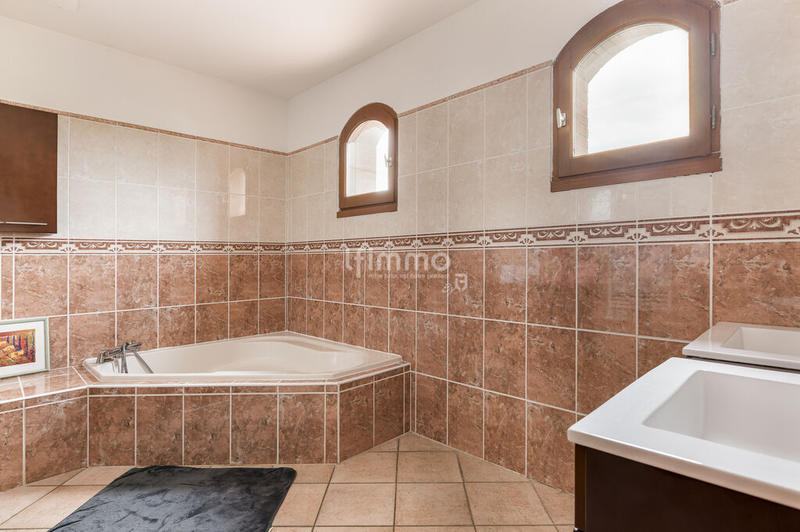 Villa - 200 m² - 6 pièces