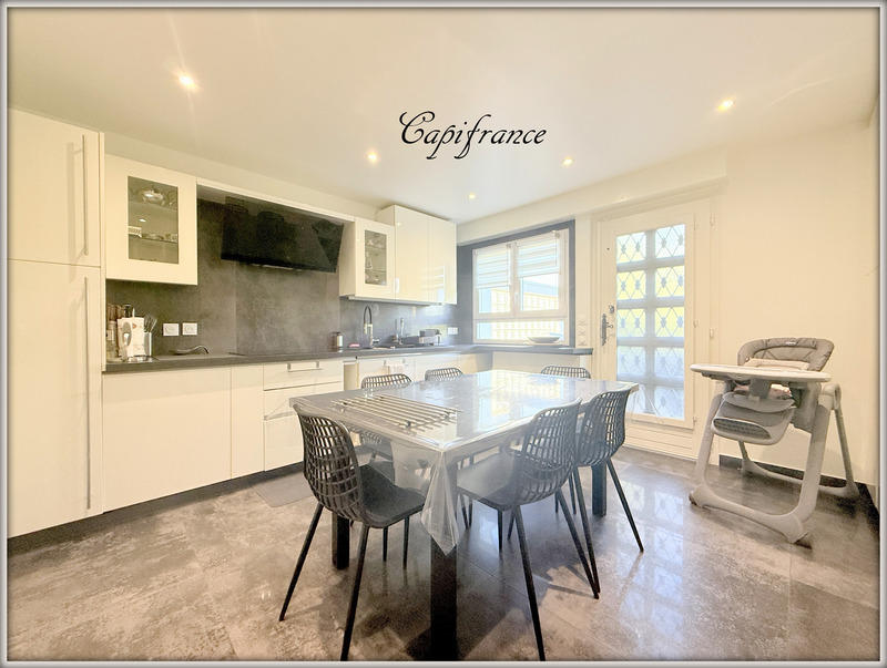 Maison - 179 m² - 7 pièces