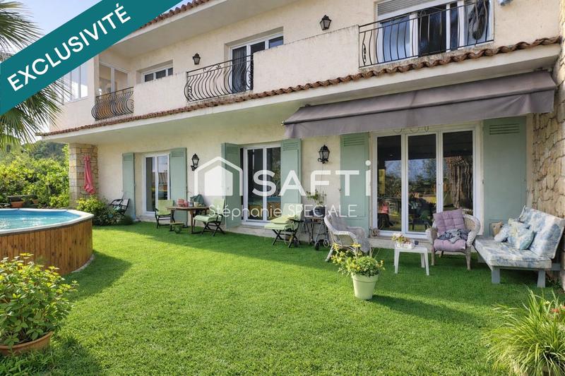 Maison - 250 m² - 10 pièces