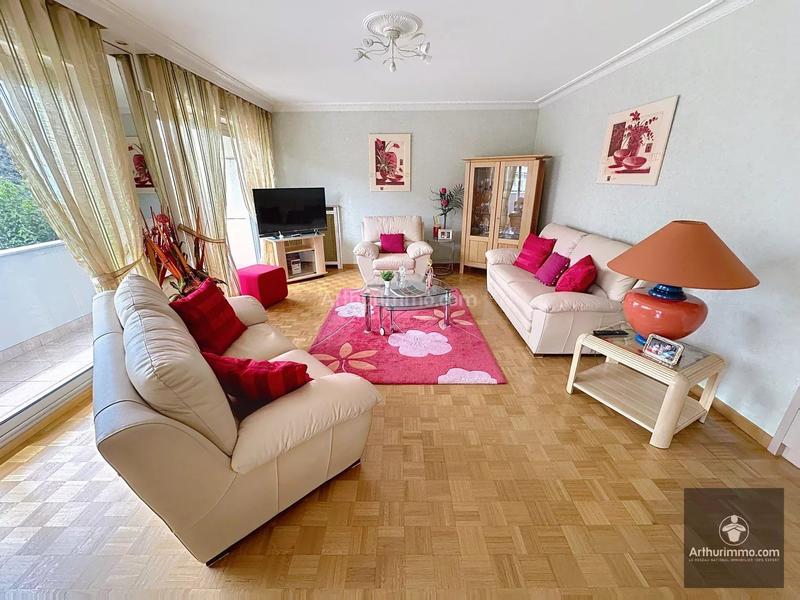 Appartement - 93 m² - 4 pièces