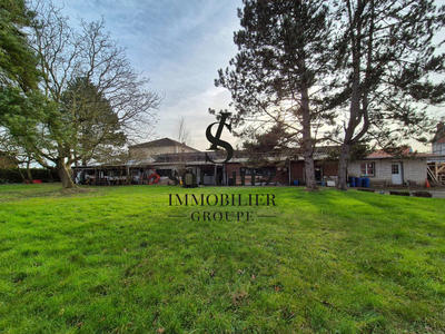 Maison - 180 m² - 5 pièces