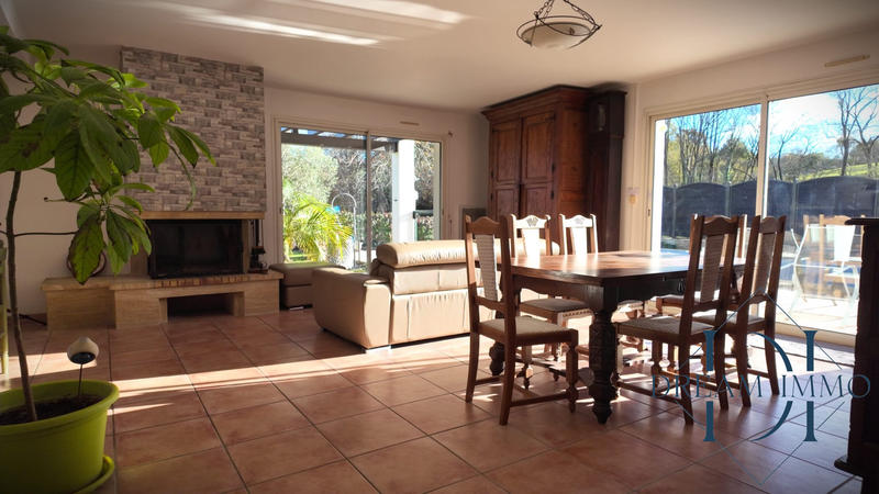 Villa - 159 m² - 6 pièces