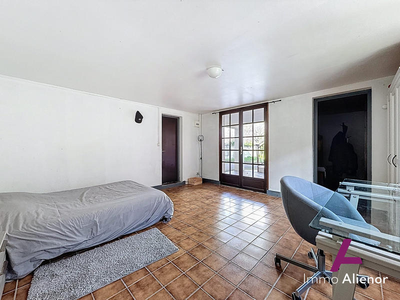 Maison - 188 m² - 9 pièces