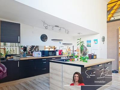 Maison - 137 m² - 5 pièces