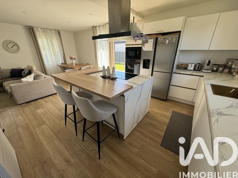 Maison - 145 m² - 6 pièces