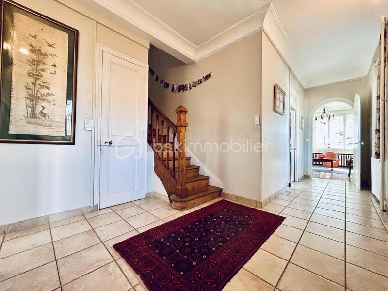 Maison - 168 m² - 8 pièces