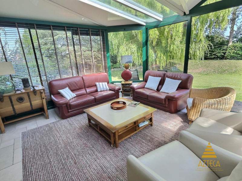 Maison - 195 m² - 9 pièces