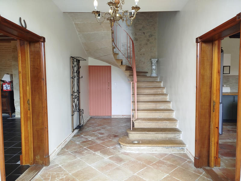 Maison - 234 m² - 7 pièces