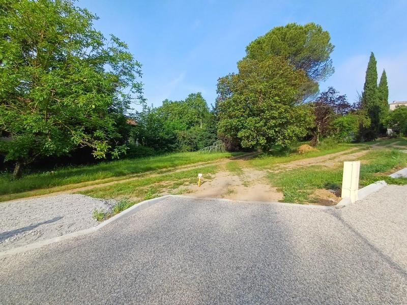 Terrain constructible - 683 m²