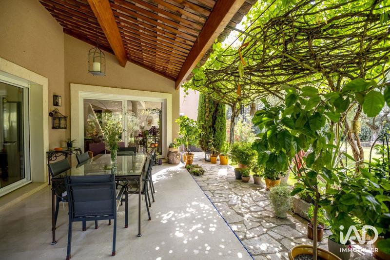 Maison - 300 m² - 6 pièces