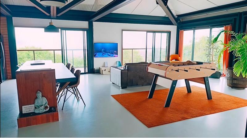 Maison - 276 m² - 10 pièces