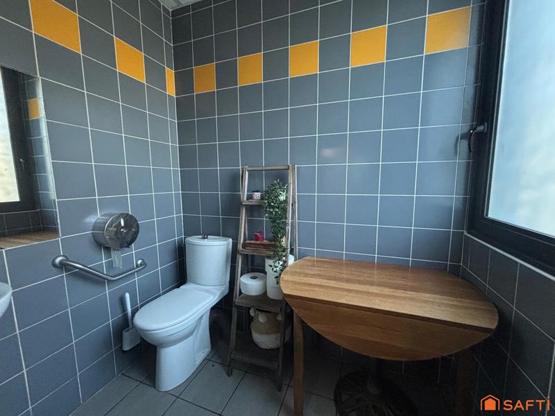 Local commercial - 80 m² - 3 pièces