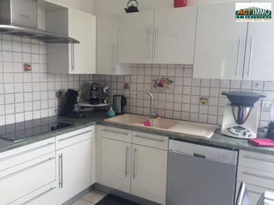 Maison - 90 m² - 3 pièces