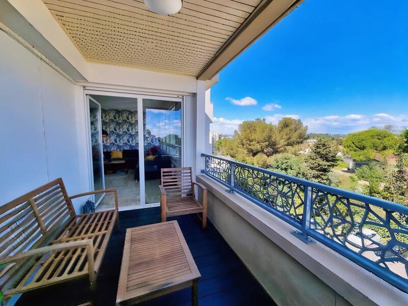 Appartement - 96 m² - 5 pièces