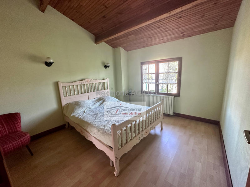 Maison - 219 m² - 13 pièces