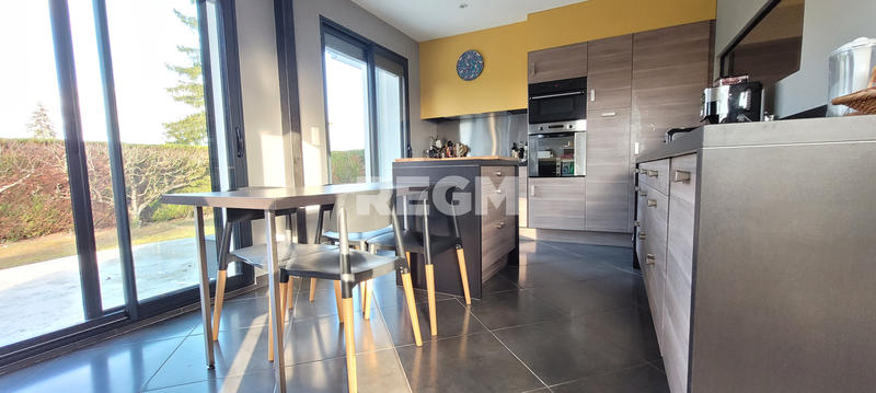 Maison - 143 m² - 6 pièces