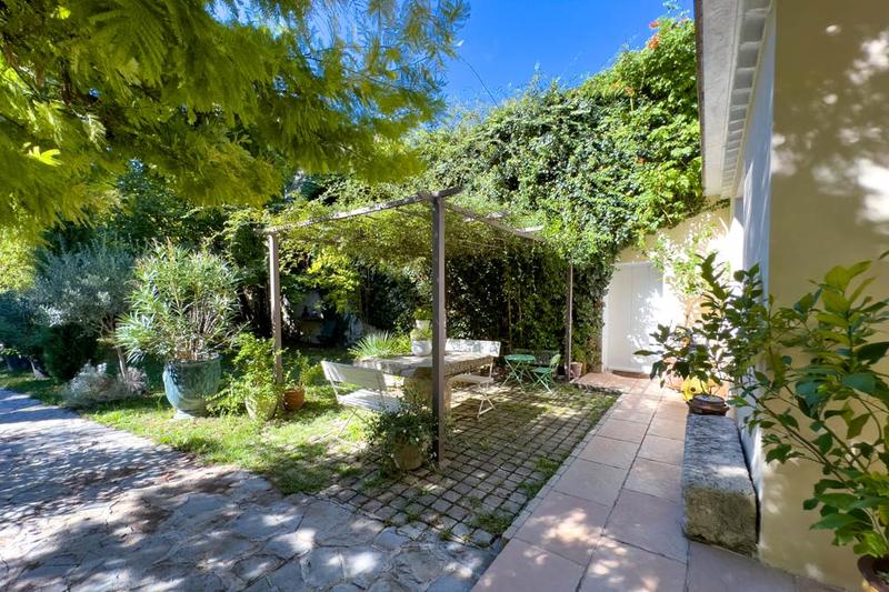 Maison - 310 m² - 10 pièces