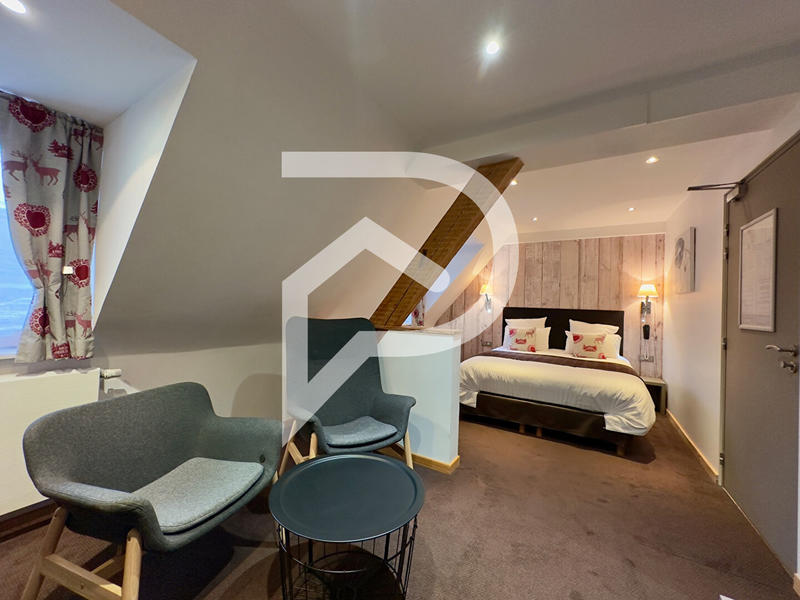 Local commercial - 2 000 m²