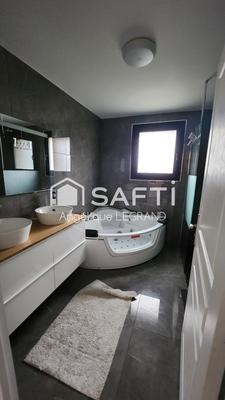 Maison - 200 m² - 5 pièces