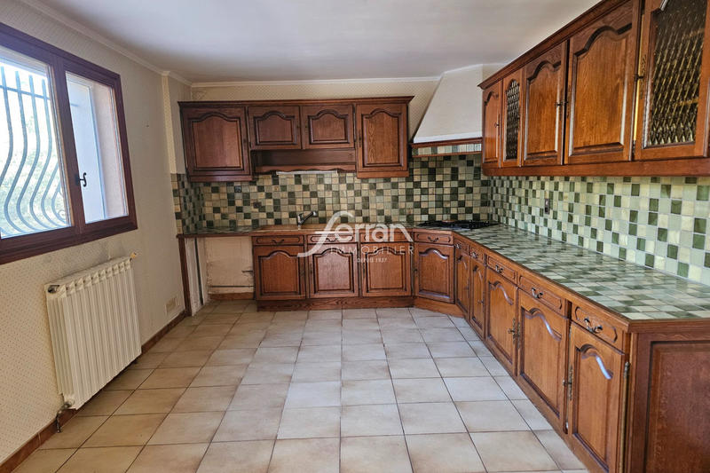 Maison - 176 m² - 7 pièces