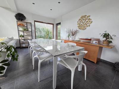 Pavillon - 199 m² - 8 pièces