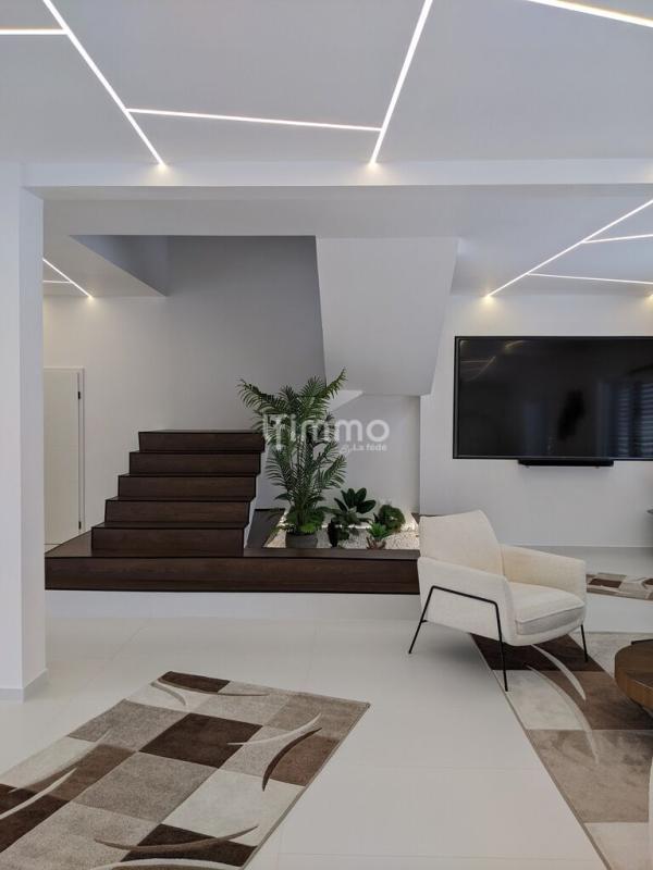 Maison - 165 m² - 5 pièces