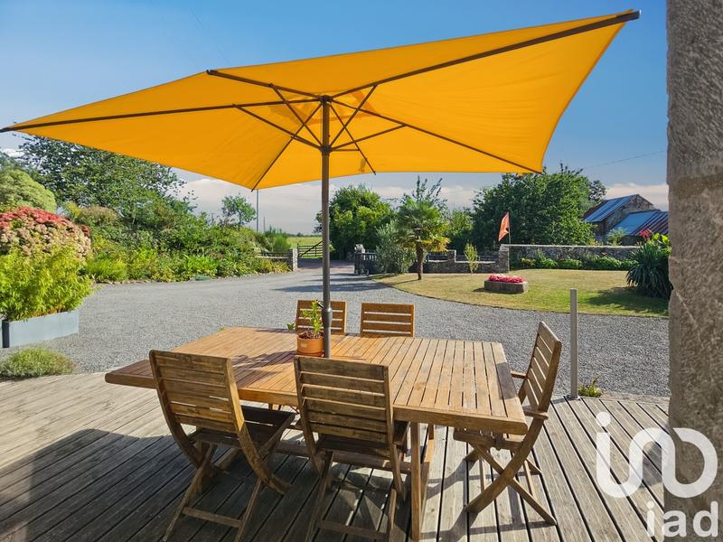 Maison - 207 m² - 10 pièces