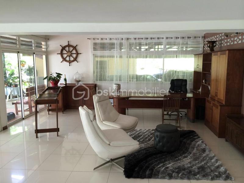 Villa - 211 m² - 5 pièces