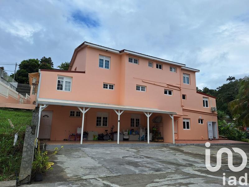 Maison - 442 m² - 12 pièces