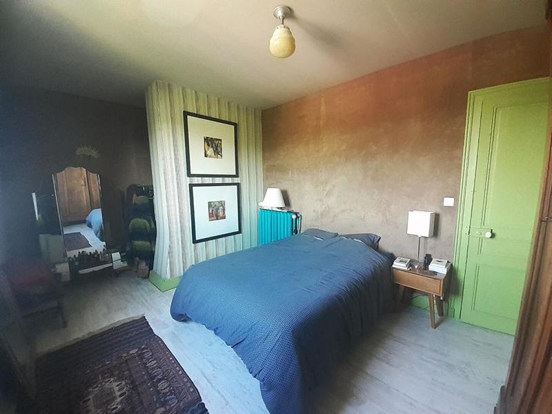 Maison - 240 m² - 10 pièces