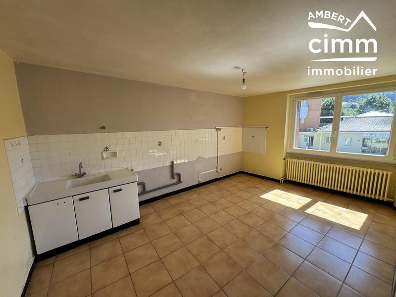 Maison - 180 m² - 12 pièces