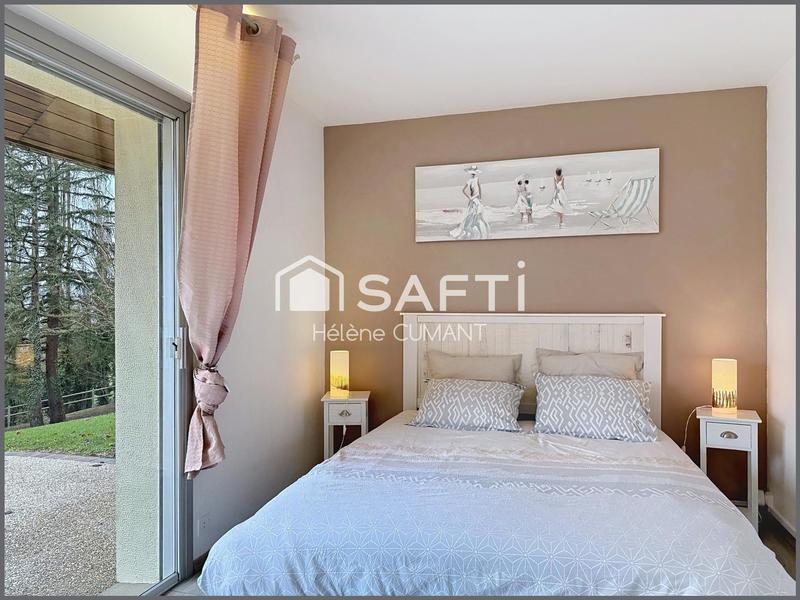 Maison - 215 m² - 9 pièces