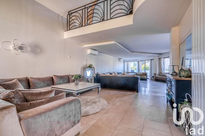 Maison de maîtres - 400 m² - 7 pièces