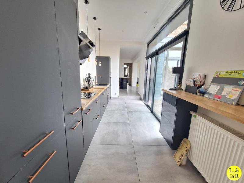 Maison - 180 m² - 6 pièces