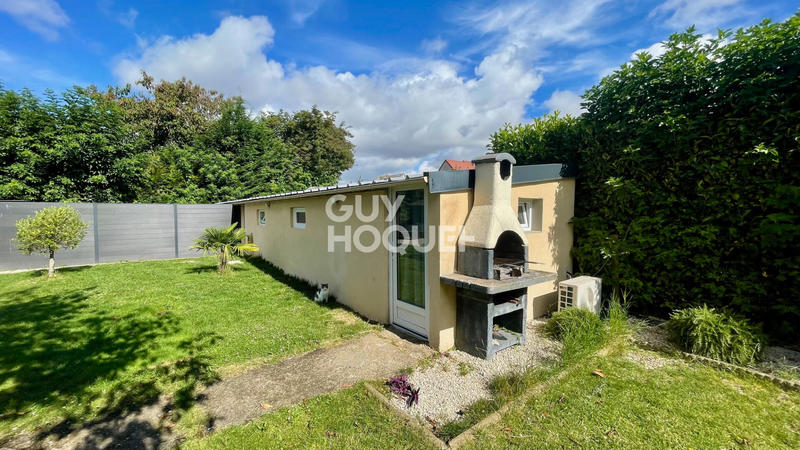 Maison - 234 m² - 10 pièces