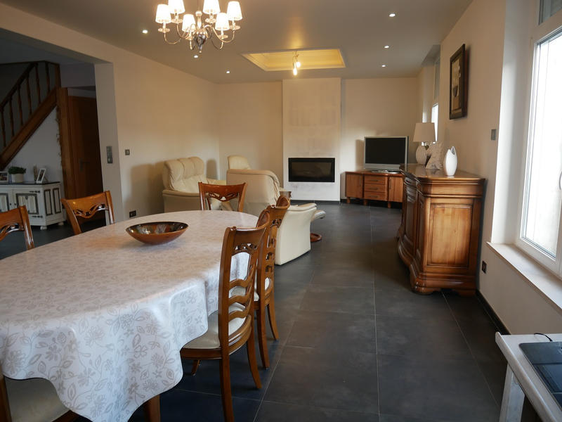 Maison - 244 m² - 10 pièces