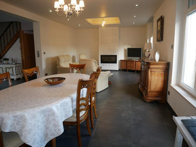 Maison - 244 m² - 10 pièces