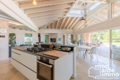 Maison contemporaine - 227 m² - 7 pièces