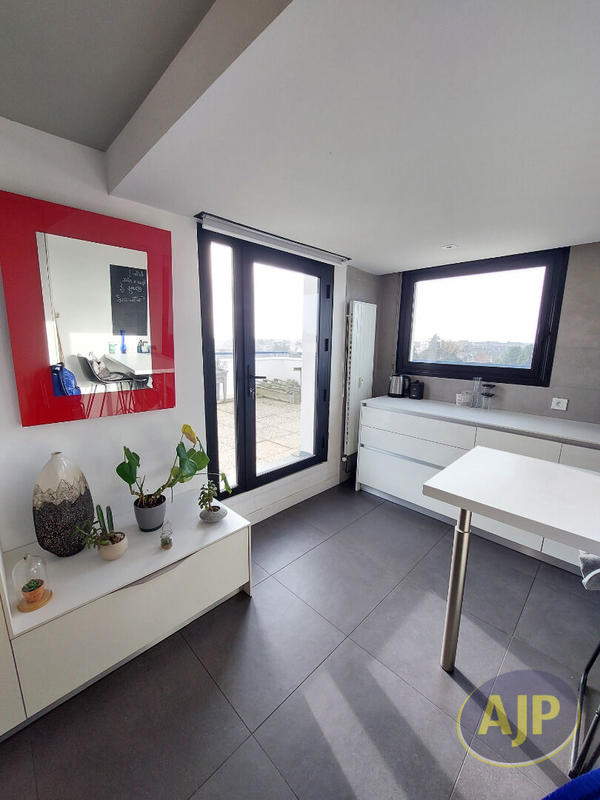 Appartement - 100 m² - 4 pièces